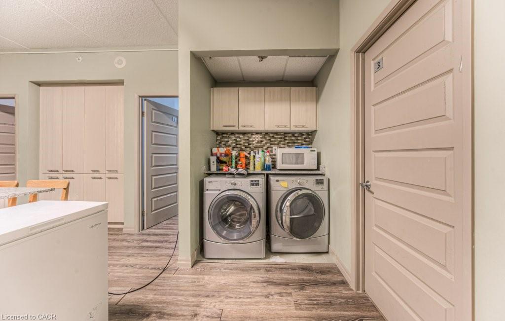 304-8 Hickory Street W, Waterloo, ON - Indoor Photo Showing Laundry Room