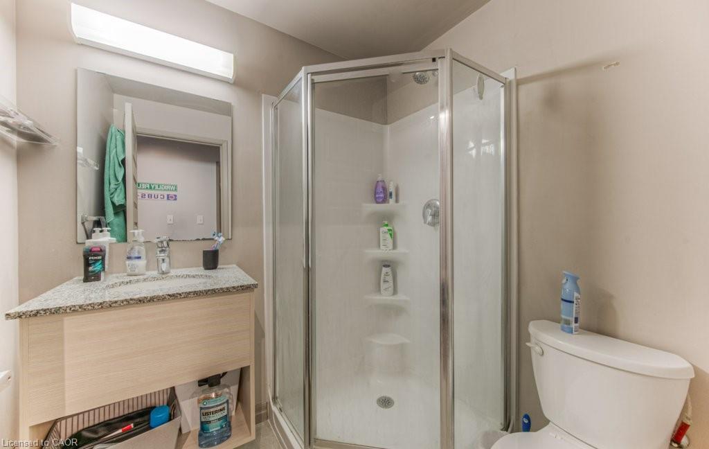 304-8 Hickory Street W, Waterloo, ON - Indoor Photo Showing Bathroom