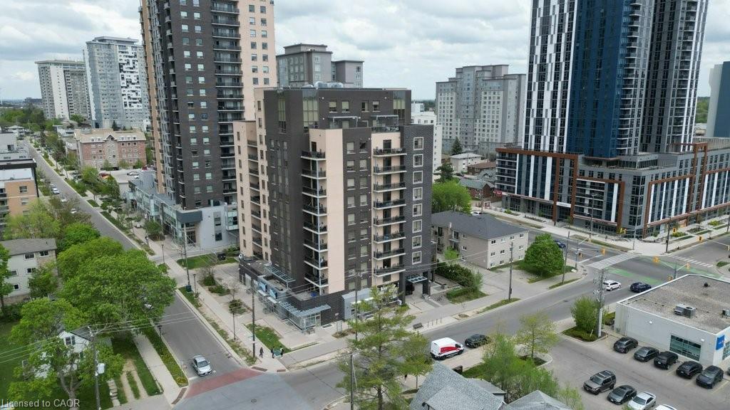 304-8 Hickory Street W, Waterloo, ON - Outdoor
