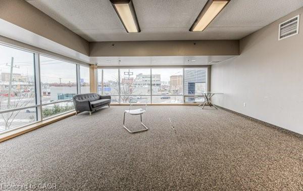304-8 Hickory Street W, Waterloo, ON - Indoor Photo Showing Other Room