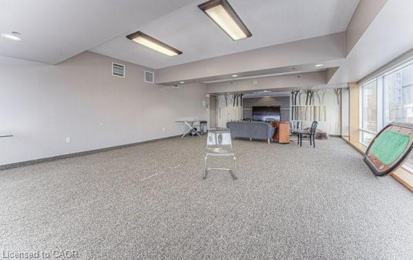 304-8 Hickory Street W, Waterloo, ON - Indoor Photo Showing Other Room