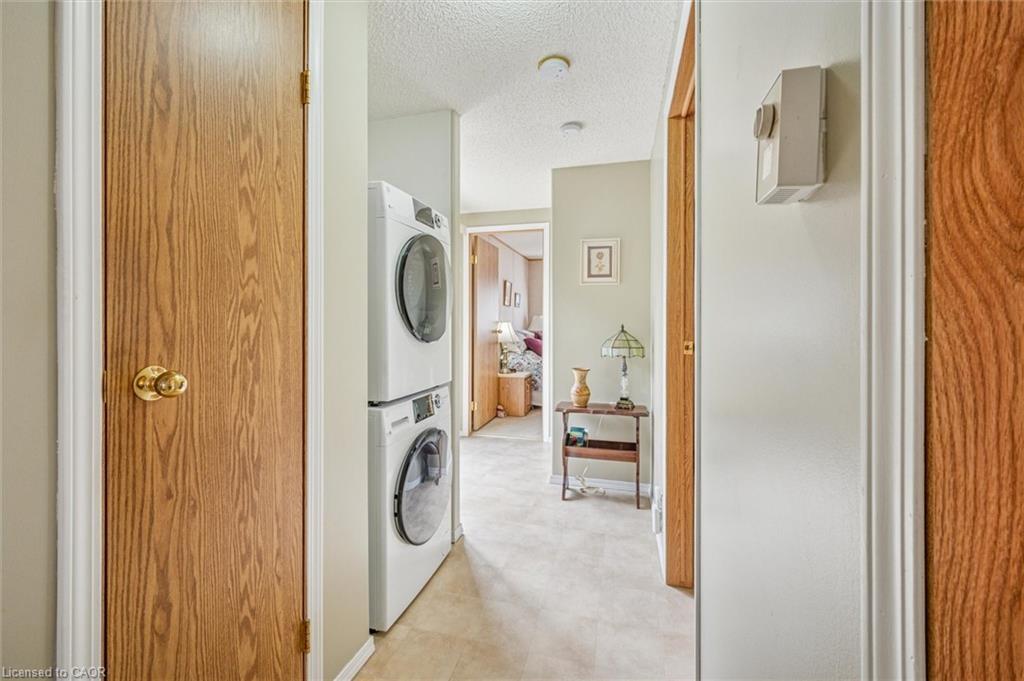 72 Ash Avenue Pvt, Puslinch, ON - Indoor Photo Showing Laundry Room