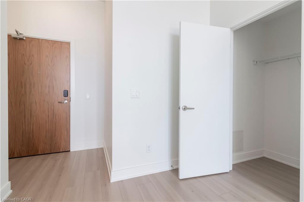 304-25 Wellington Street S, Kitchener, ON - Indoor Photo Showing Other Room
