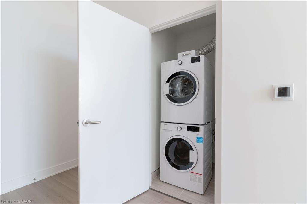 304-25 Wellington Street S, Kitchener, ON - Indoor Photo Showing Laundry Room