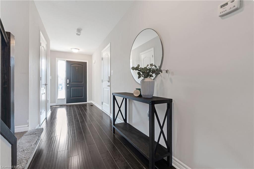 365 Beech Street, Lucan, ON - Indoor Photo Showing Other Room