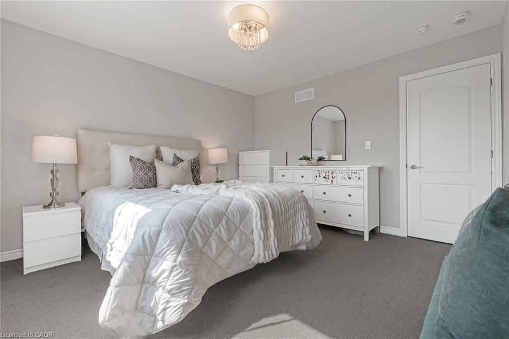 365 Beech Street, Lucan, ON - Indoor Photo Showing Bedroom