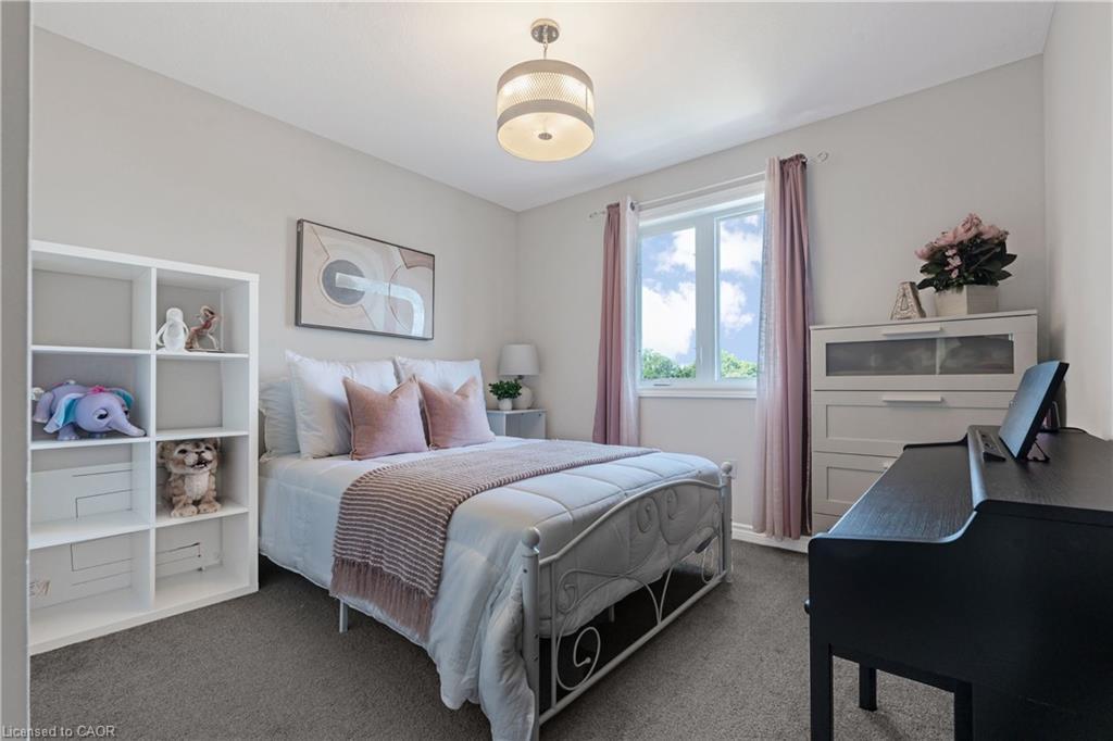 365 Beech Street, Lucan, ON - Indoor Photo Showing Bedroom