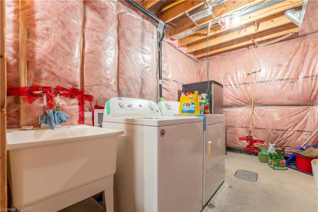 365 Beech Street, Lucan, ON - Indoor Photo Showing Laundry Room