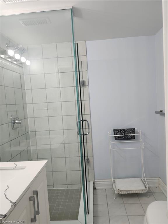 11 Mercer Road, Cambridge, ON - Indoor Photo Showing Bathroom