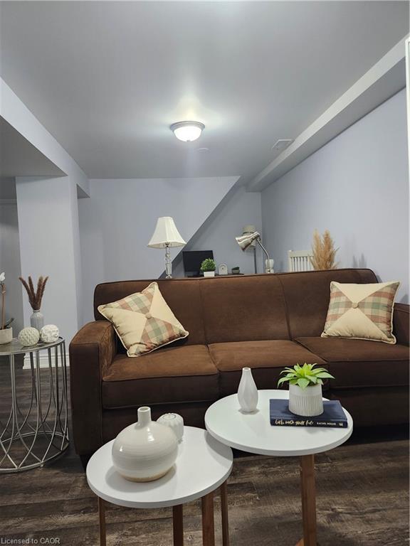 11 Mercer Road, Cambridge, ON - Indoor Photo Showing Living Room