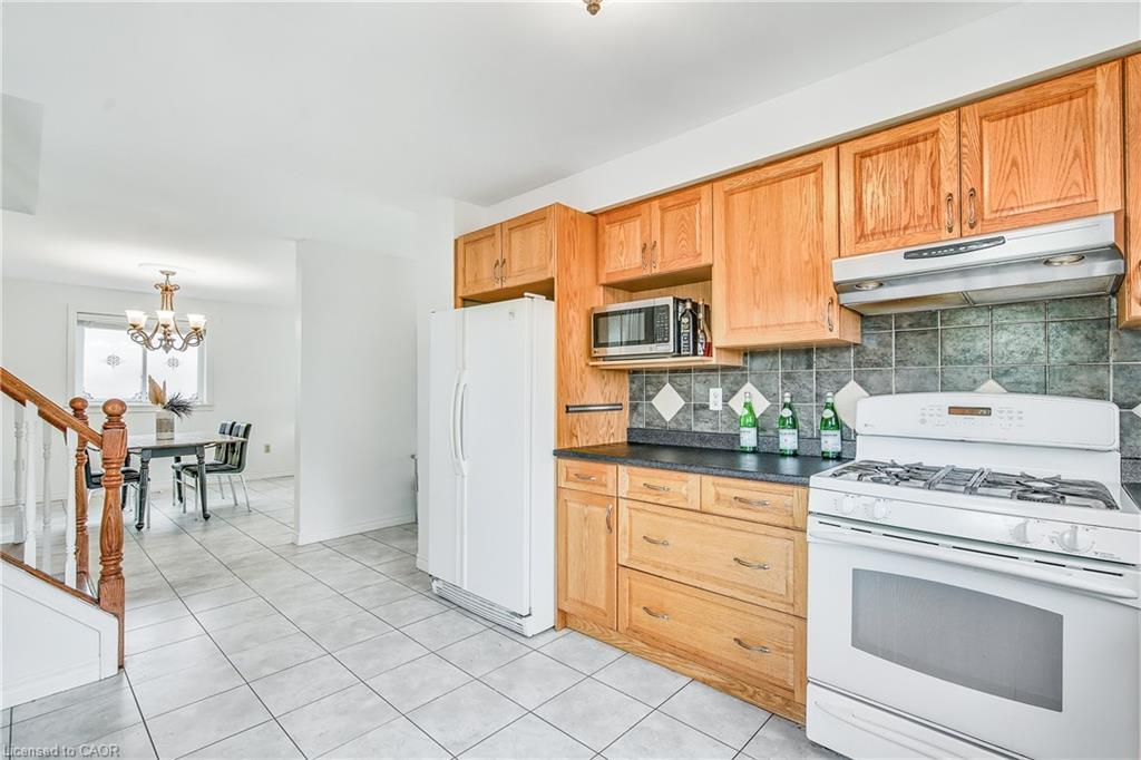 9 Valanna Court, Hamilton, ON - Indoor Photo Showing Kitchen