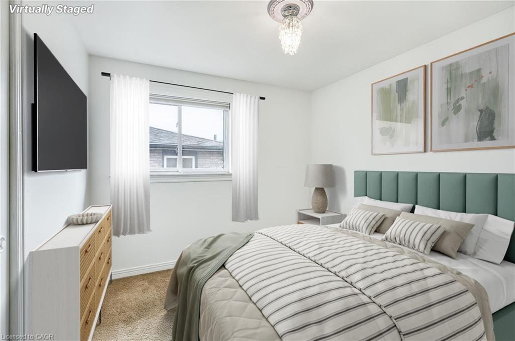 9 Valanna Court, Hamilton, ON - Indoor Photo Showing Bedroom