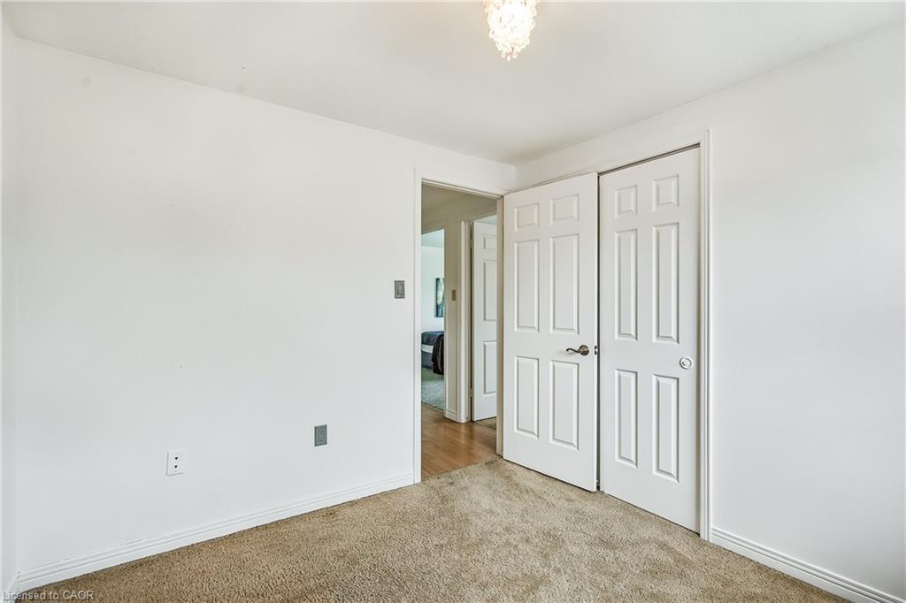 9 Valanna Court, Hamilton, ON - Indoor Photo Showing Other Room