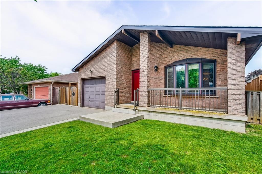 9 Valanna Court, Hamilton, ON - Outdoor With Deck Patio Veranda