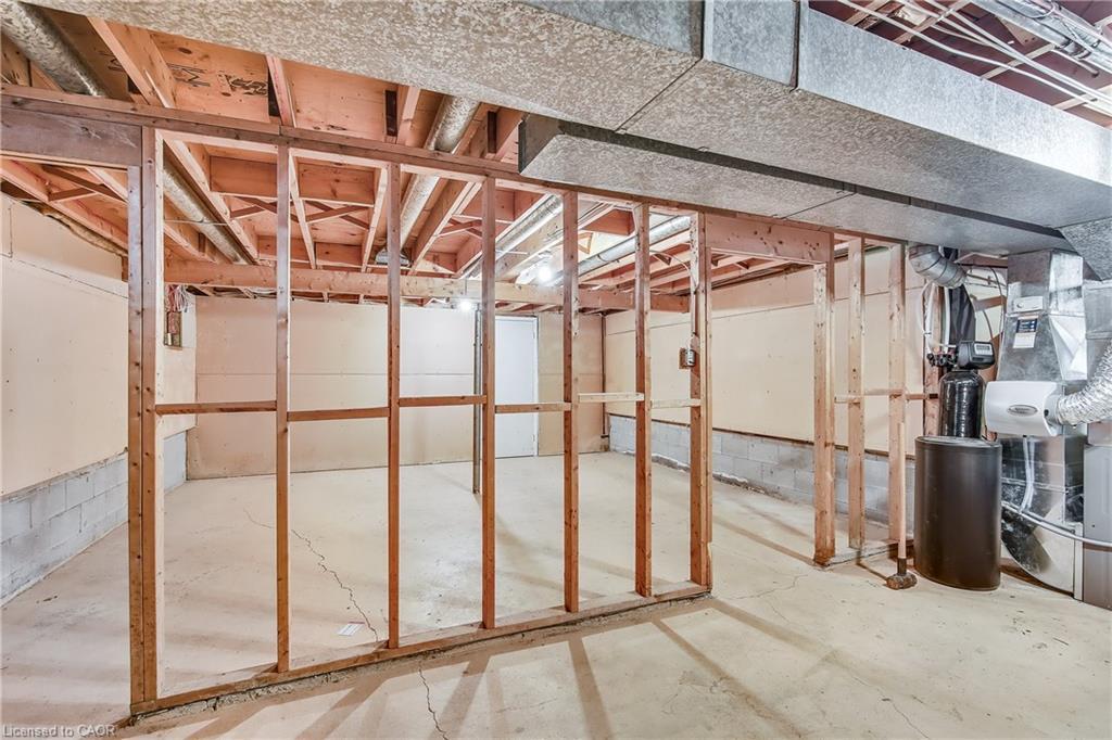9 Valanna Court, Hamilton, ON - Indoor Photo Showing Basement