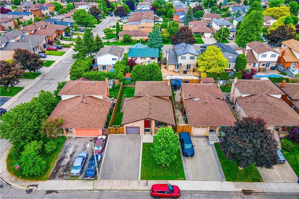 9 Valanna Court, Hamilton, ON - Outdoor