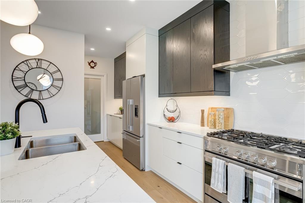 151C Port Robinson Road, Pelham, ON - Indoor Photo Showing Kitchen With Double Sink With Upgraded Kitchen