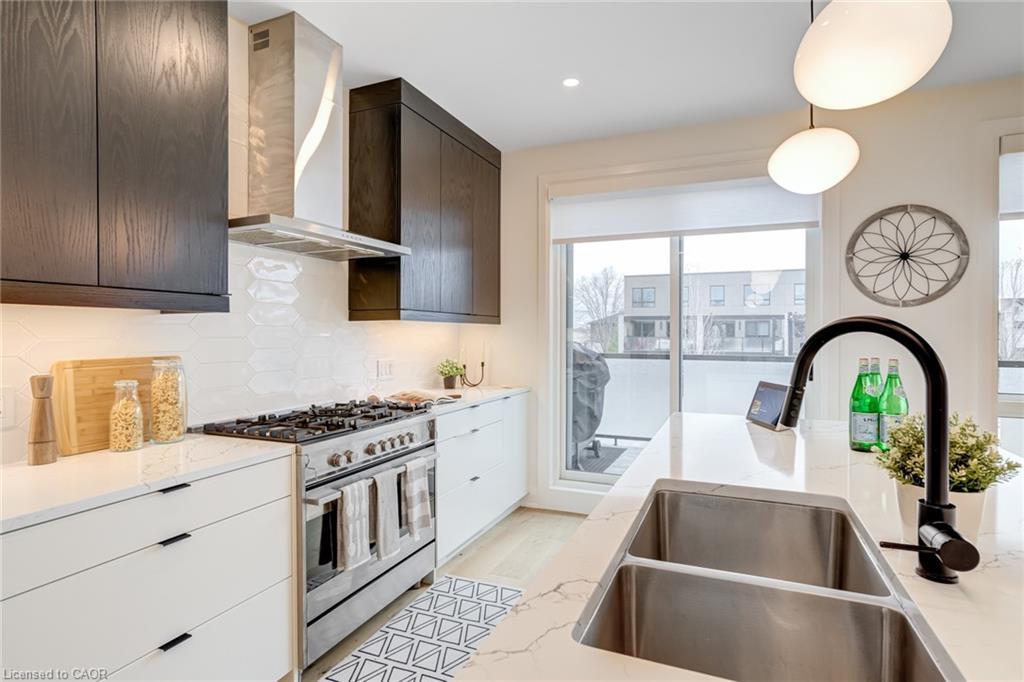 151C Port Robinson Road, Pelham, ON - Indoor Photo Showing Kitchen With Double Sink With Upgraded Kitchen