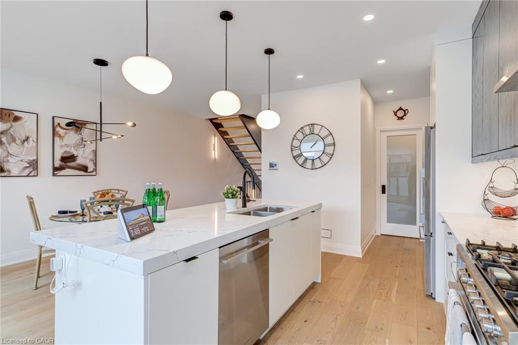 151C Port Robinson Road, Pelham, ON - Indoor Photo Showing Kitchen With Double Sink With Upgraded Kitchen