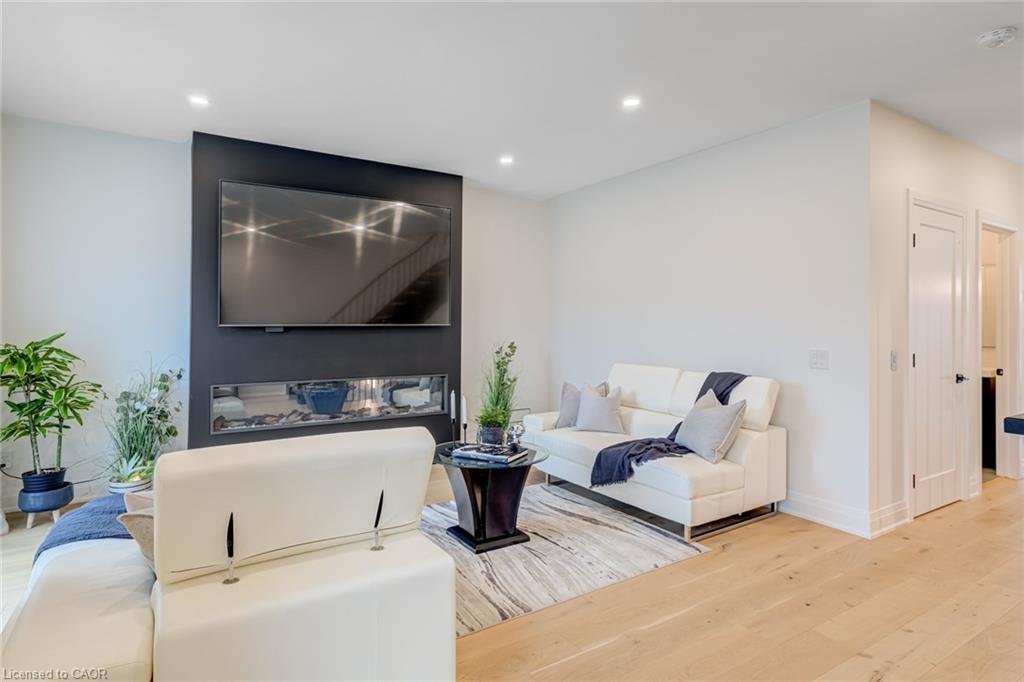 151C Port Robinson Road, Pelham, ON - Indoor With Fireplace