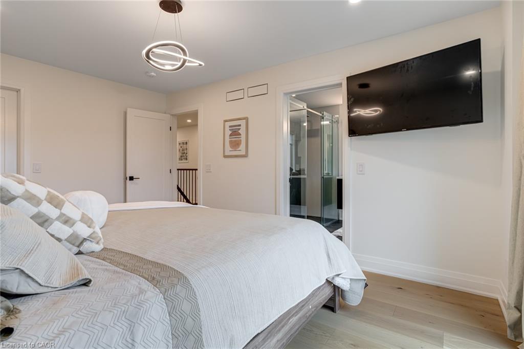 151C Port Robinson Road, Pelham, ON - Indoor Photo Showing Bedroom