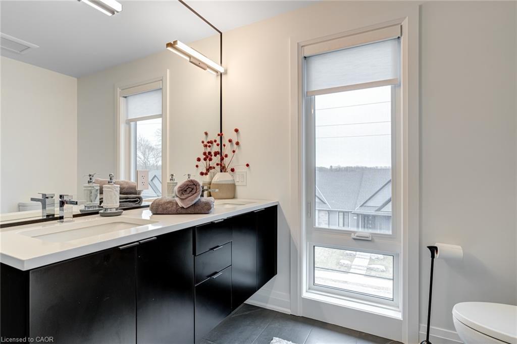 151C Port Robinson Road, Pelham, ON - Indoor Photo Showing Bathroom