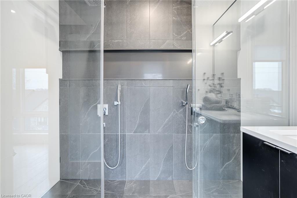 151C Port Robinson Road, Pelham, ON - Indoor Photo Showing Bathroom