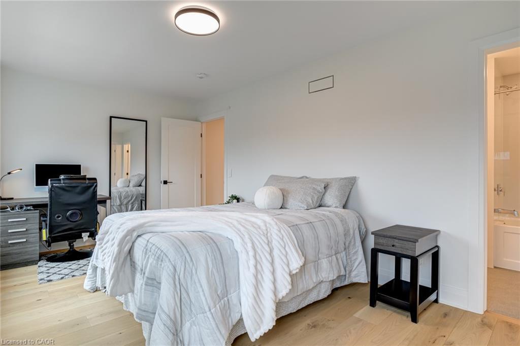 151C Port Robinson Road, Pelham, ON - Indoor Photo Showing Bedroom