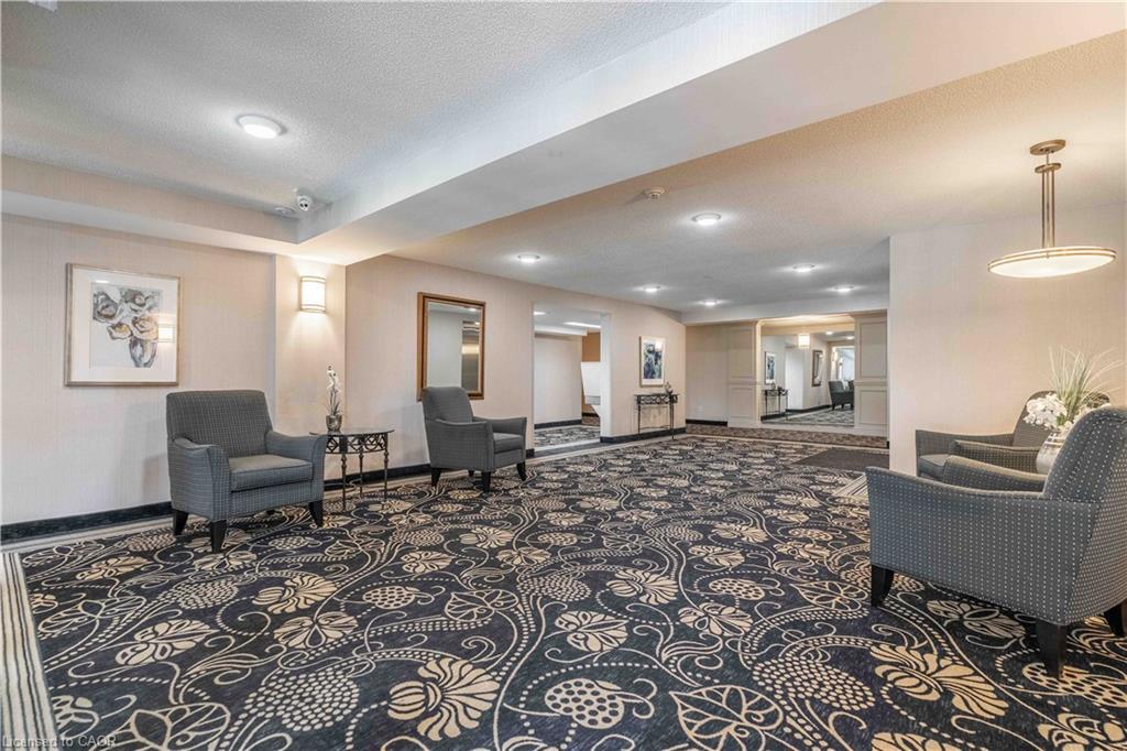 207-980 Golf Links Road, Hamilton, ON - Indoor