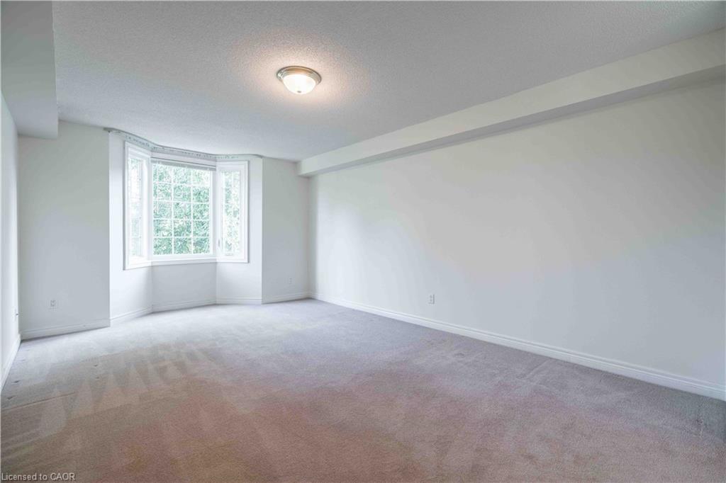 207-980 Golf Links Road, Hamilton, ON - Indoor Photo Showing Other Room