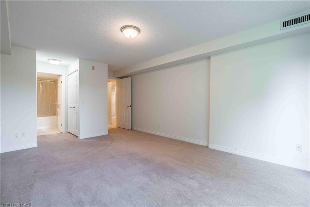 207-980 Golf Links Road, Hamilton, ON - Indoor Photo Showing Other Room