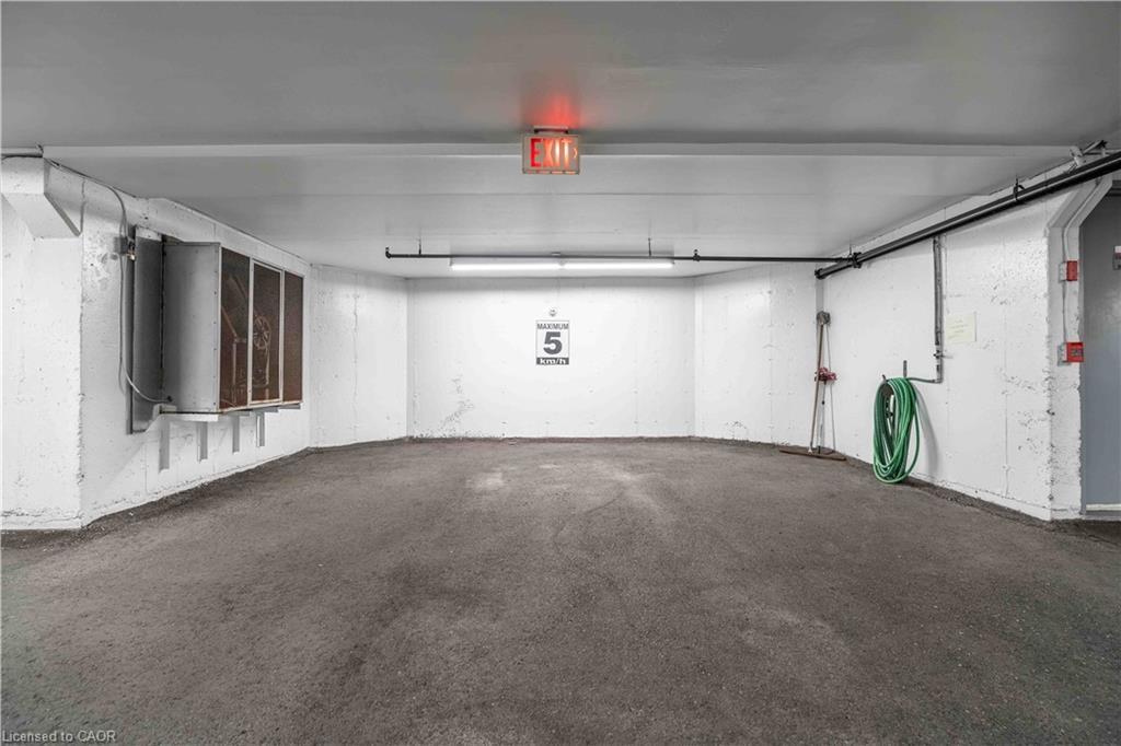 207-980 Golf Links Road, Hamilton, ON - Indoor Photo Showing Garage