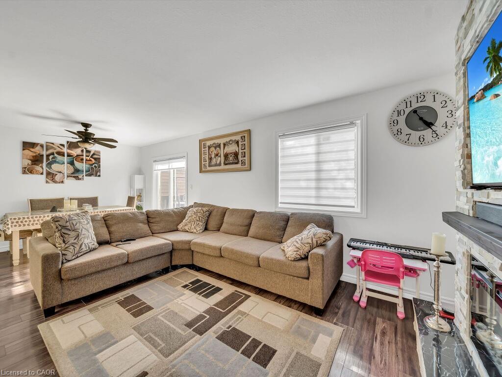 538 Alberta Avenue, Woodstock, ON - Indoor Photo Showing Living Room