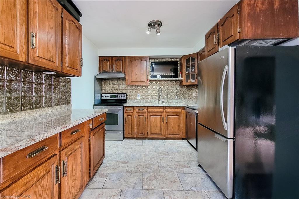 6-1255 Upper Gage Avenue, Hamilton, ON - Indoor Photo Showing Kitchen