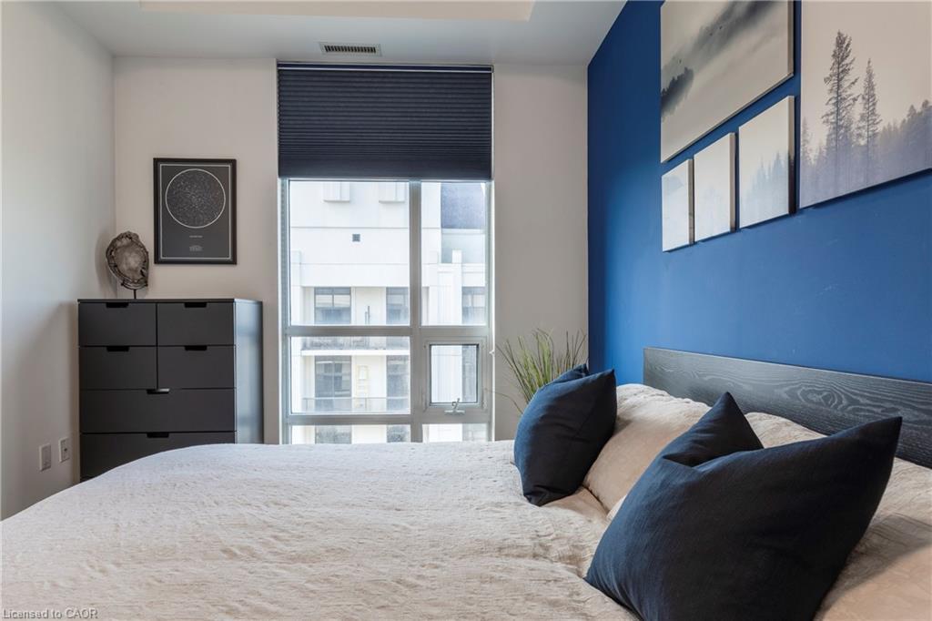 1010-85 Robinson Street, Hamilton, ON - Indoor Photo Showing Bedroom
