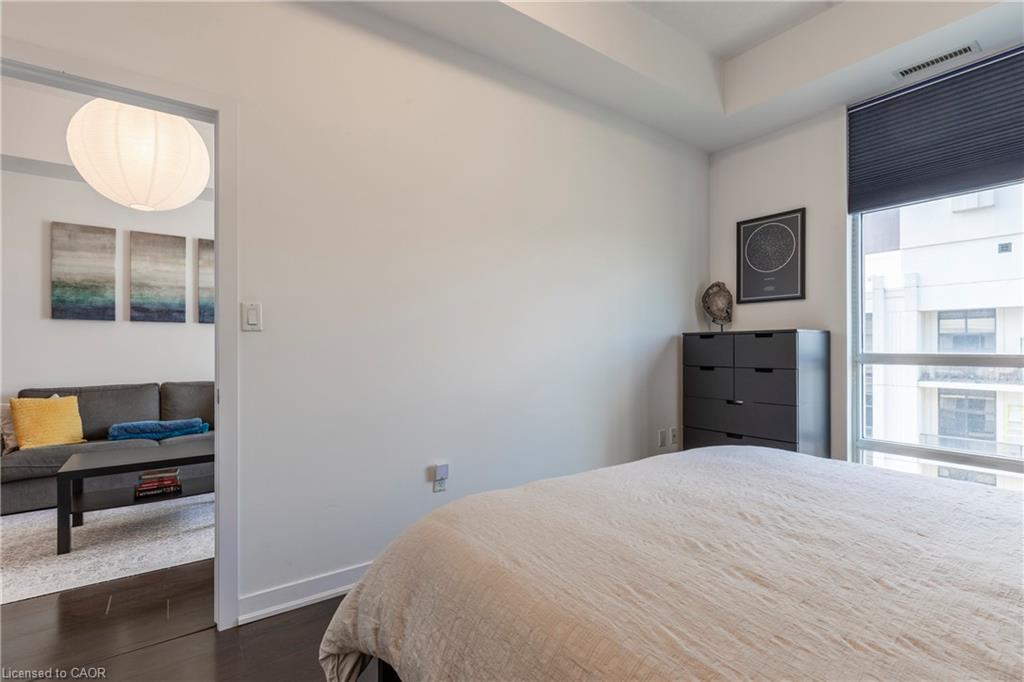 1010-85 Robinson Street, Hamilton, ON - Indoor Photo Showing Bedroom