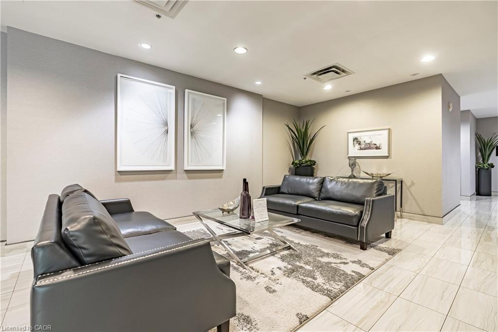 1010-85 Robinson Street, Hamilton, ON - Indoor