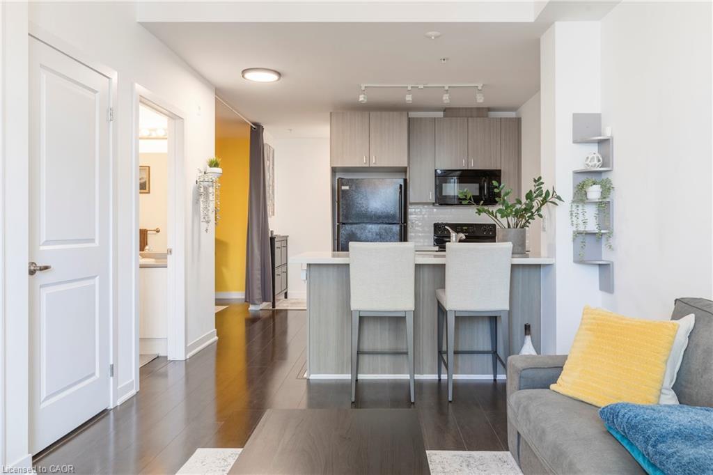1010-85 Robinson Street, Hamilton, ON - Indoor Photo Showing Kitchen