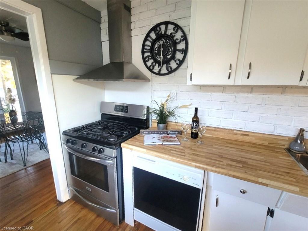 146 Whitley Street, Cambridge, ON - Indoor Photo Showing Kitchen