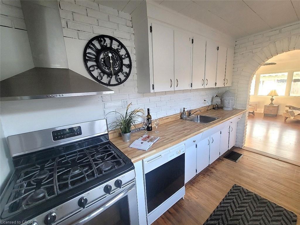146 Whitley Street, Cambridge, ON - Indoor Photo Showing Kitchen
