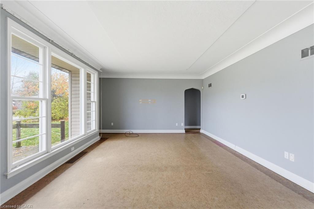 68 Atkinson Boulevard, Dundas, ON - Indoor Photo Showing Other Room