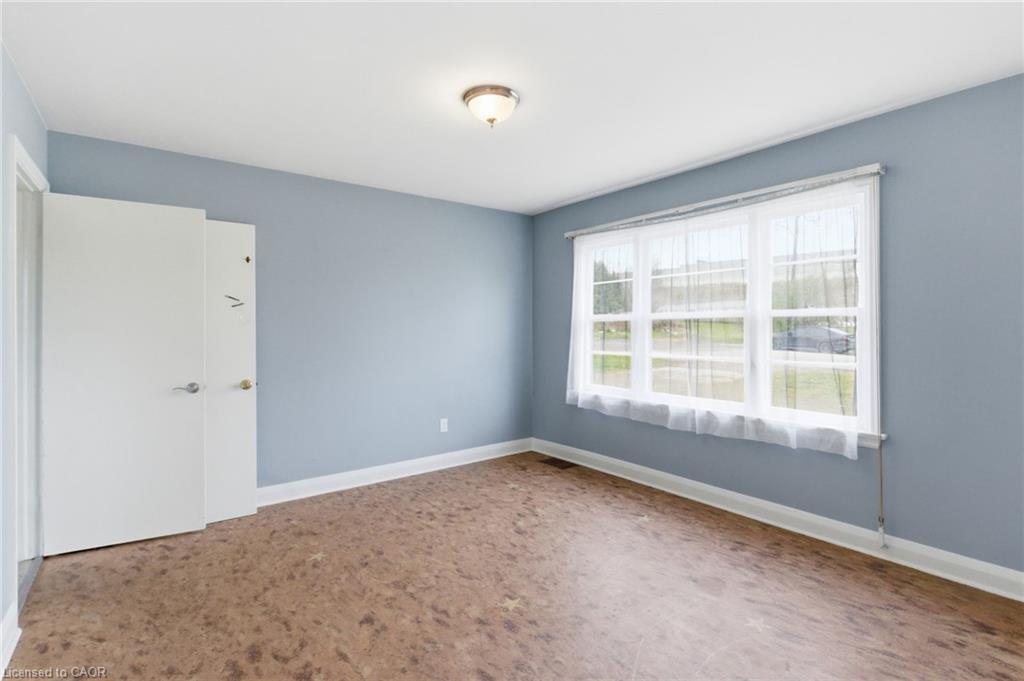 68 Atkinson Boulevard, Dundas, ON - Indoor Photo Showing Other Room