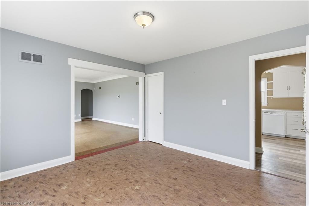 68 Atkinson Boulevard, Dundas, ON - Indoor Photo Showing Other Room