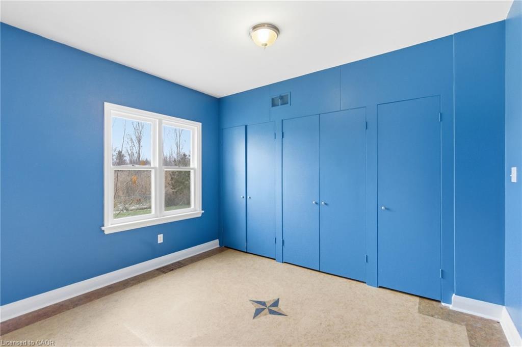 68 Atkinson Boulevard, Dundas, ON - Indoor Photo Showing Other Room