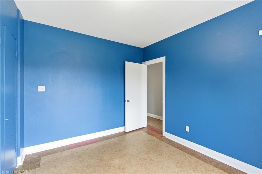 68 Atkinson Boulevard, Dundas, ON - Indoor Photo Showing Other Room