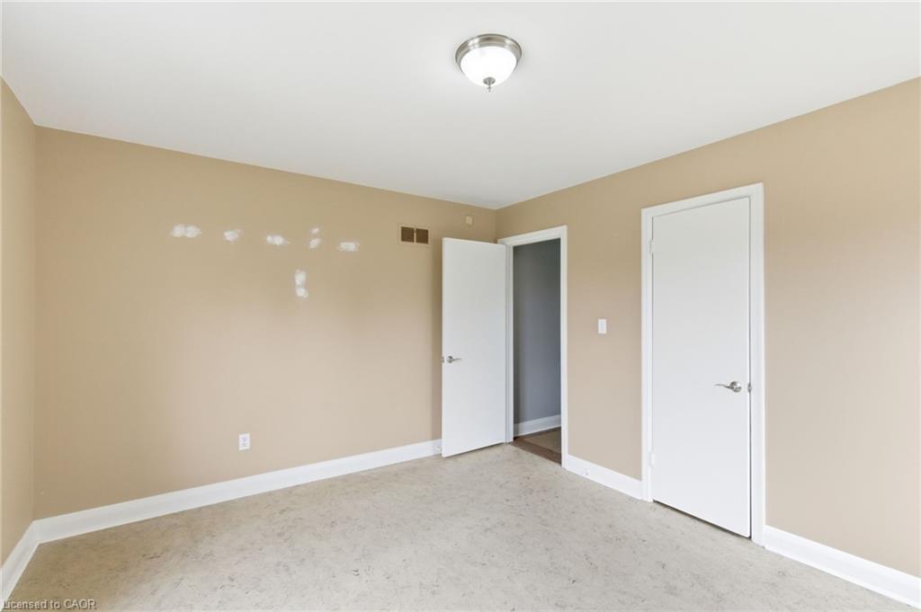 68 Atkinson Boulevard, Dundas, ON - Indoor Photo Showing Other Room