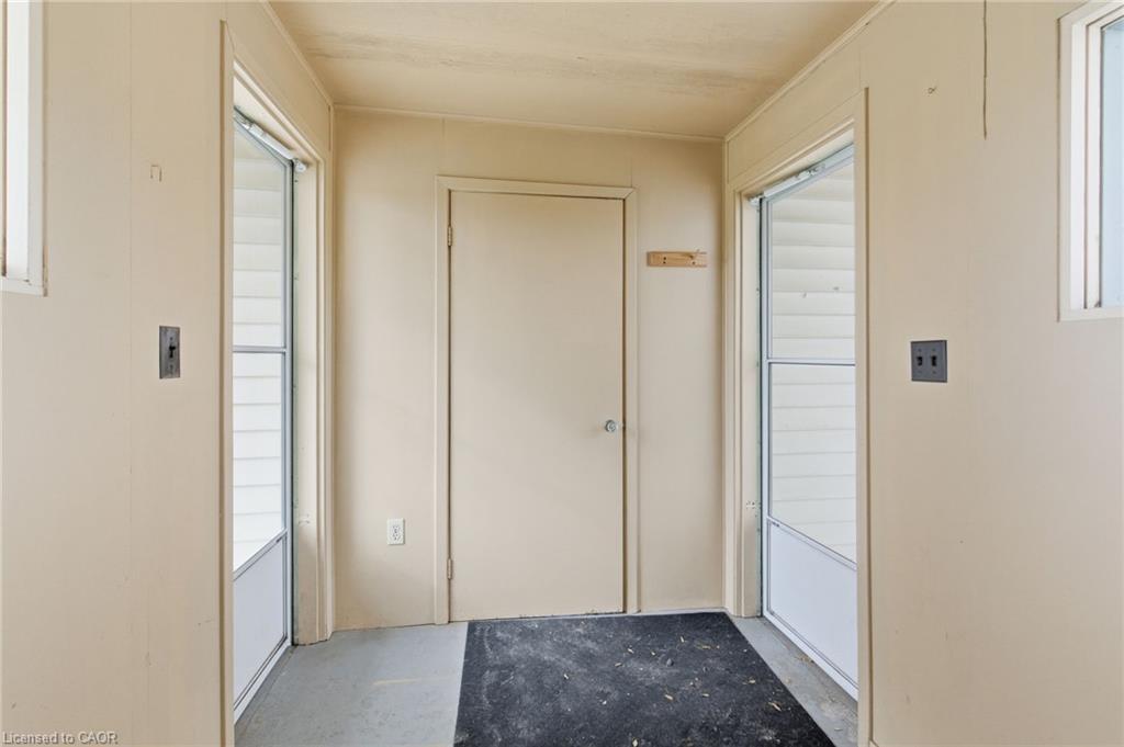 68 Atkinson Boulevard, Dundas, ON - Indoor Photo Showing Other Room