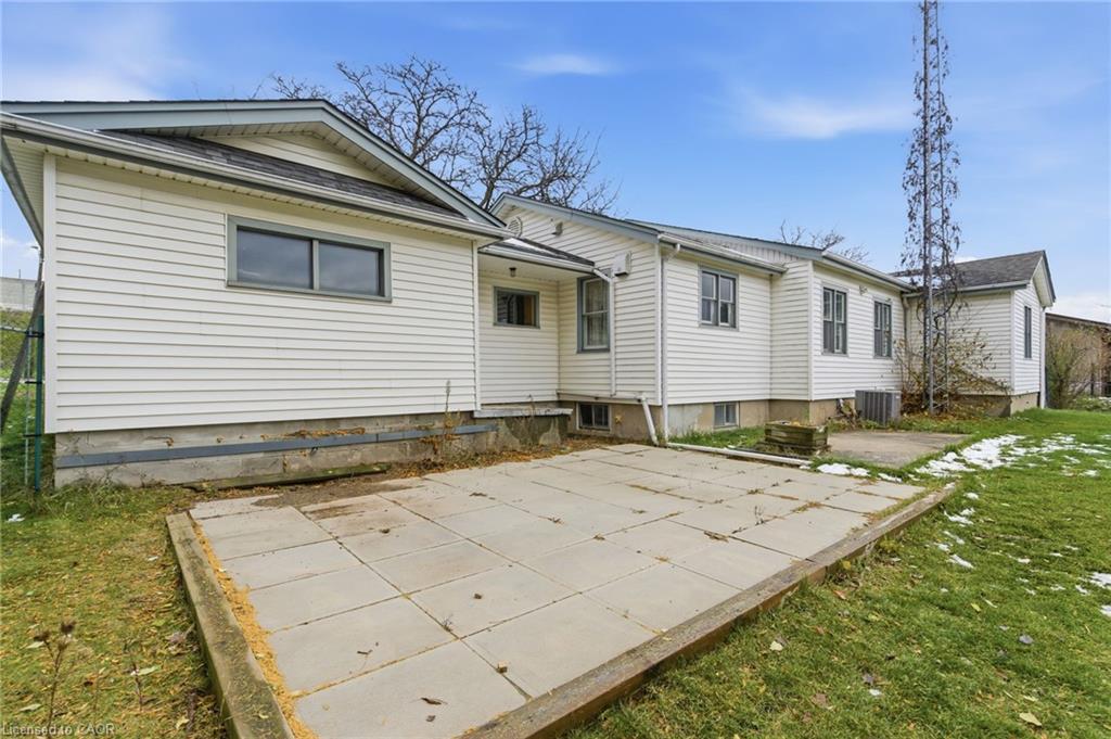 68 Atkinson Boulevard, Dundas, ON - Outdoor