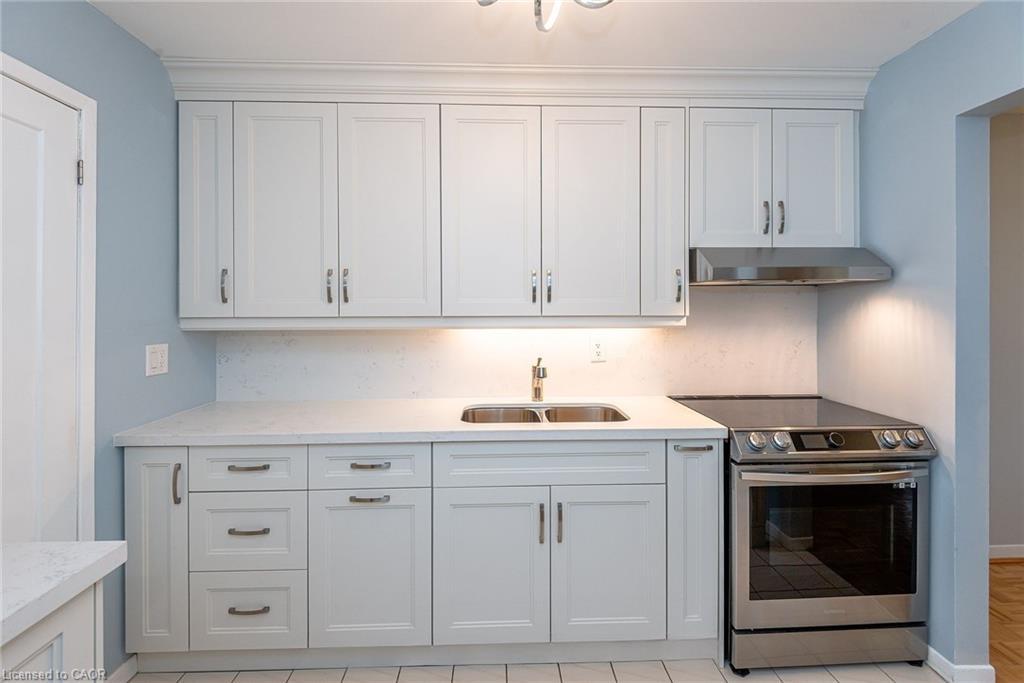79-6797 Formentera Avenue, Mississauga, ON - Indoor Photo Showing Kitchen With Double Sink