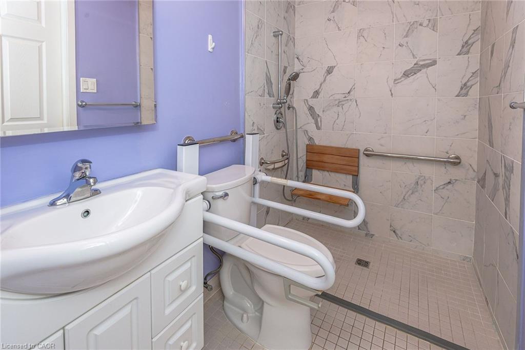 79-6797 Formentera Avenue, Mississauga, ON - Indoor Photo Showing Bathroom